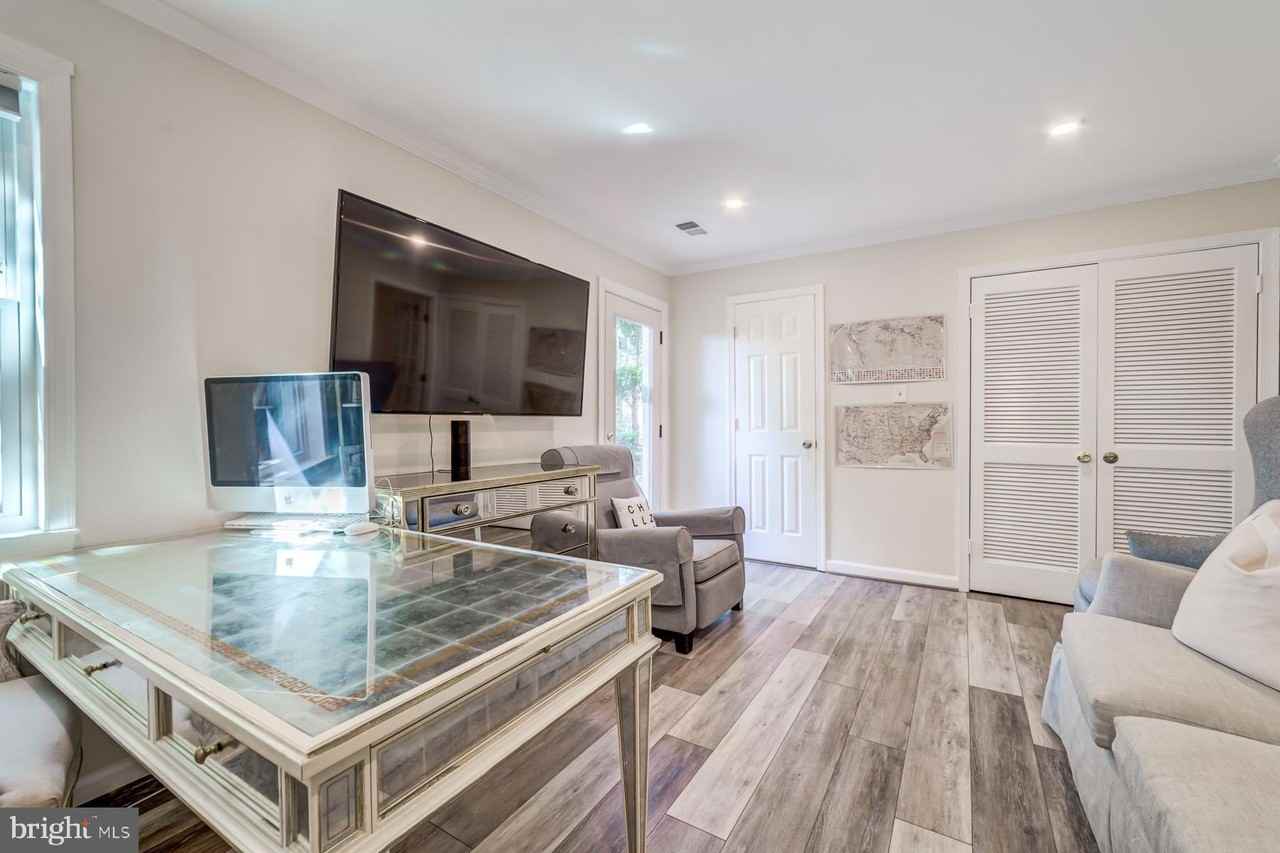 8 Carriage House Cir - Photo 5 of 50
