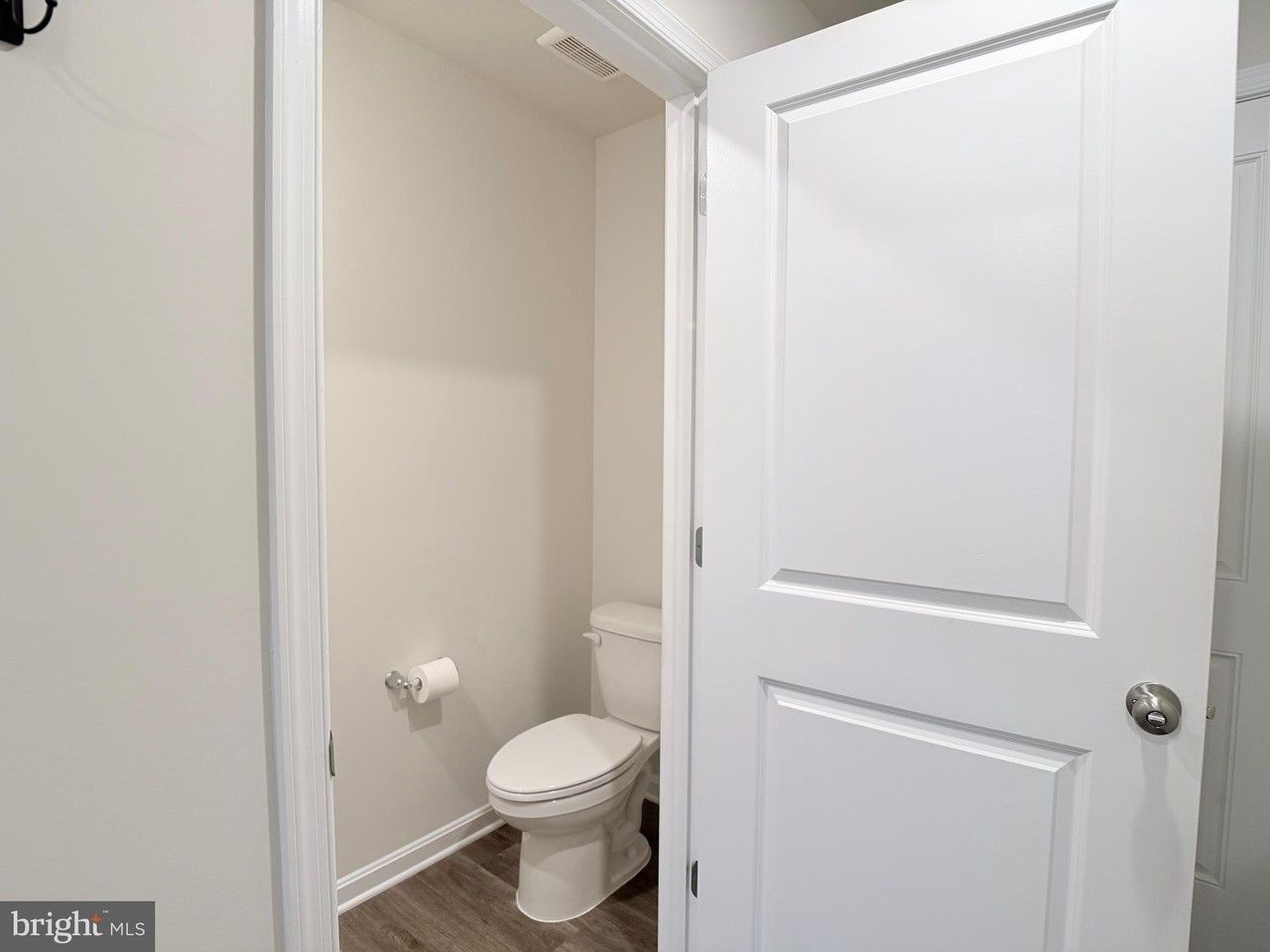 126 Charing Cross Dr - Photo 4 of 31