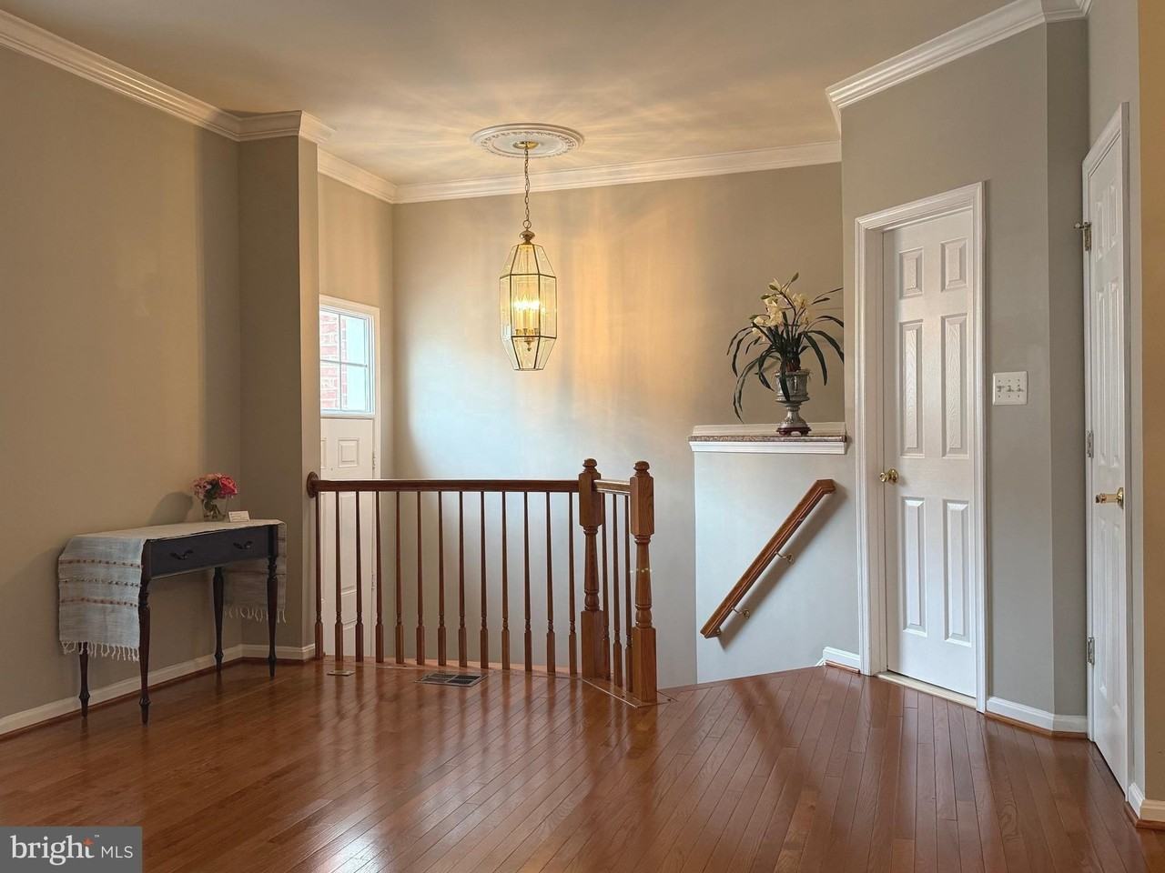 21831 Ladyslipper Sq - Photo 4 of 50
