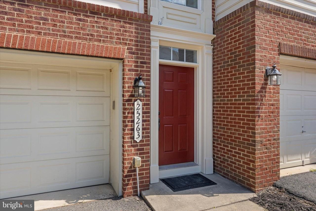 25263 Beach Pl - Photo 2 of 36