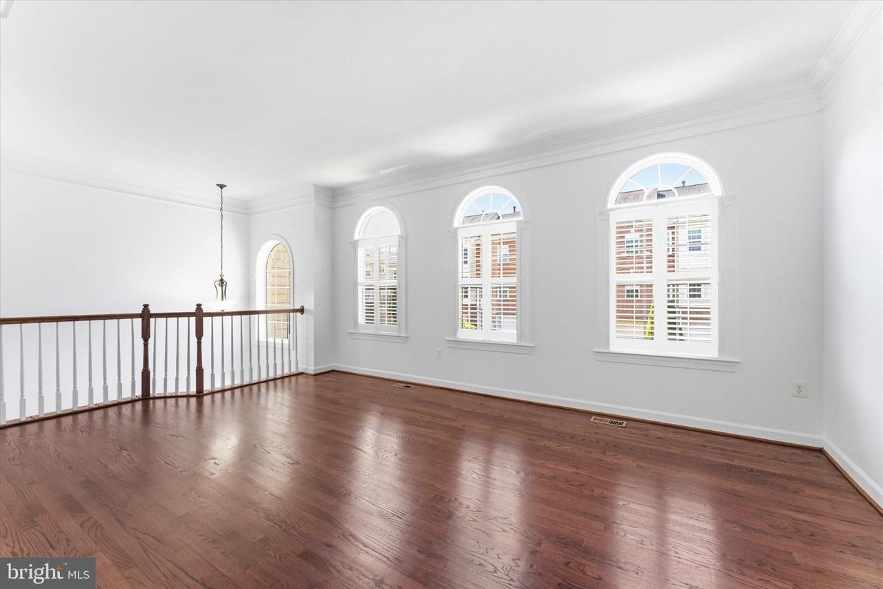 25263 Beach Pl - Photo 6 of 36