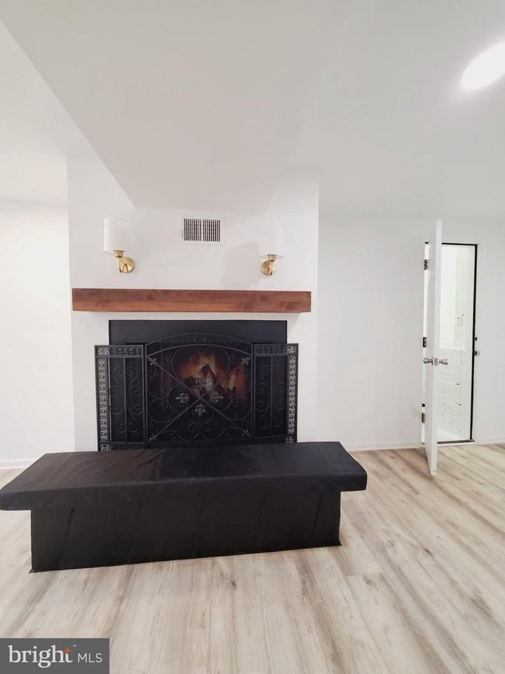 908 N York Rd