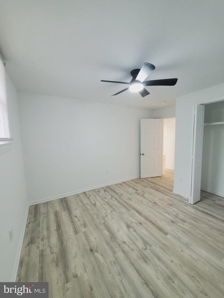 908 N York Rd - Photo 5 of 10