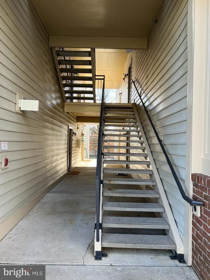 1060 Gardenview Loop #303 - Photo 3 of 34