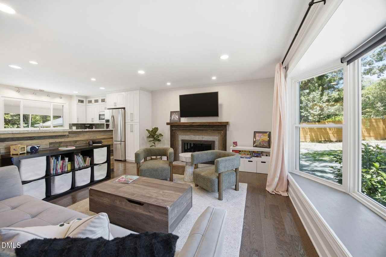 603 N Estes Dr - Photo 5 of 50