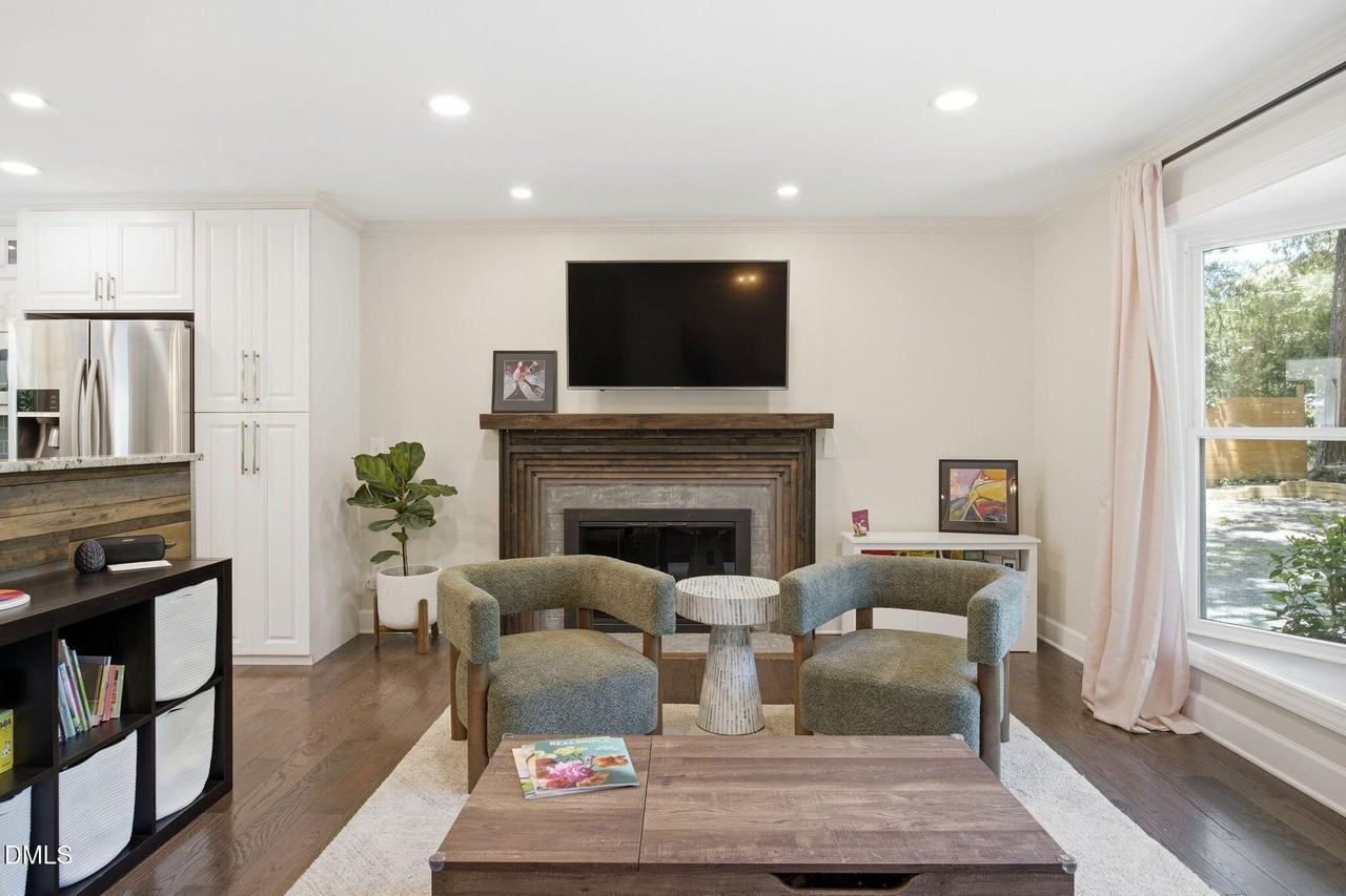 603 N Estes Dr - Photo 6 of 50