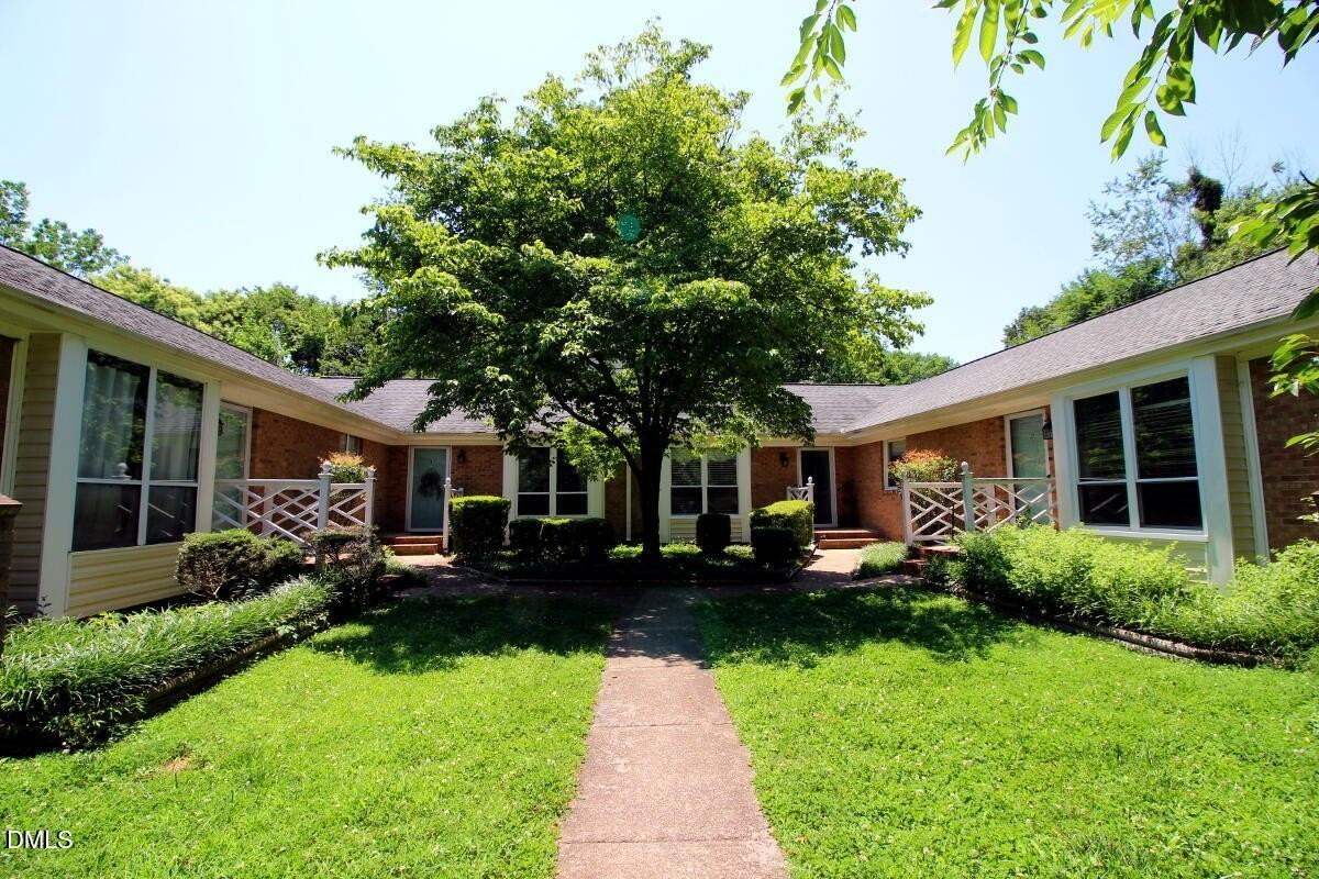 2833 Seclusion Ct #D - Photo 2 of 12