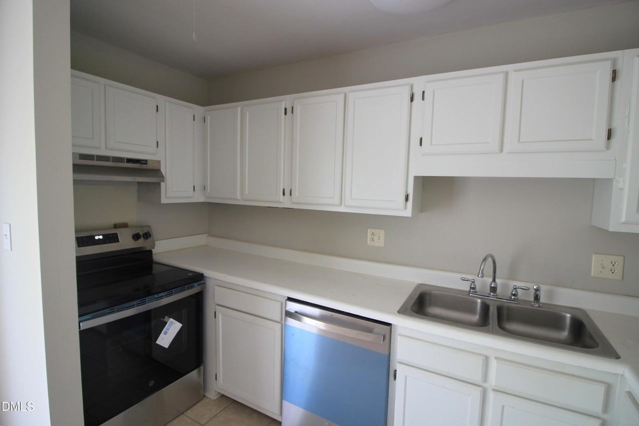 2833 Seclusion Ct #D - Photo 7 of 12