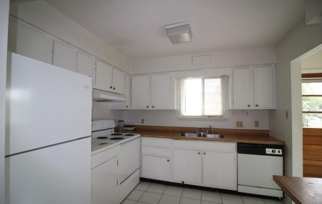 2333 Champion Ct - Photo 2 of 7
