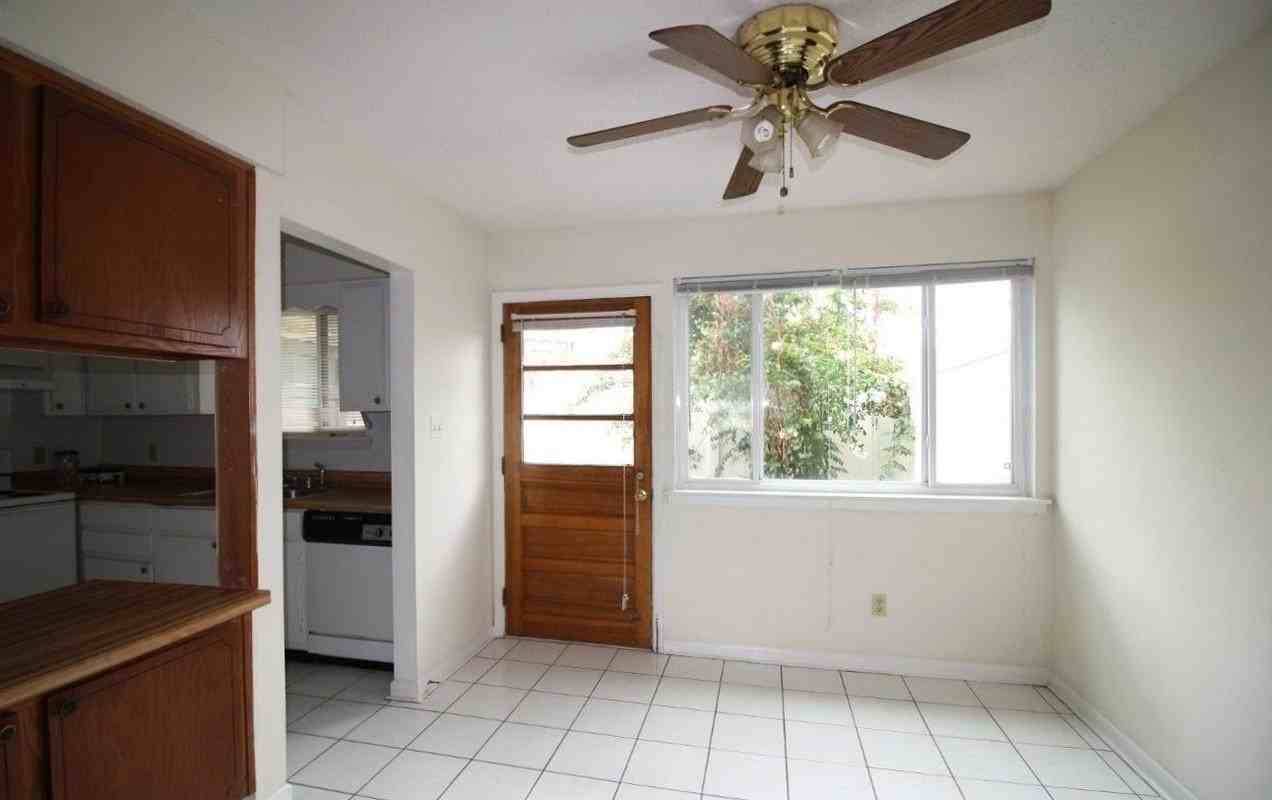 2333 Champion Ct - Photo 4 of 7
