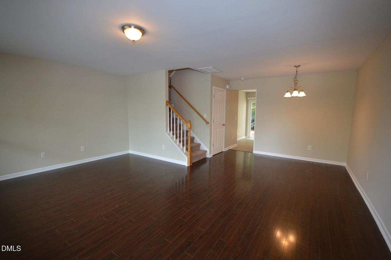8026 River Watch Ln - Photo 5 of 27