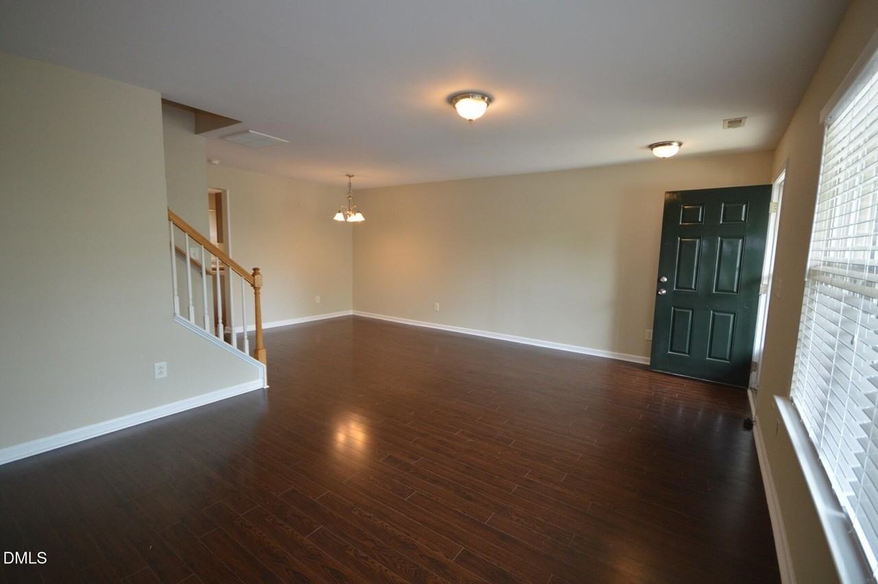 8026 River Watch Ln - Photo 6 of 27