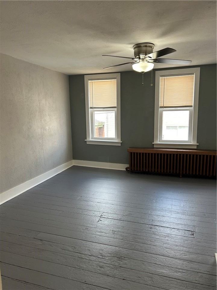 513 Edmond St #2 - Photo 4 of 13