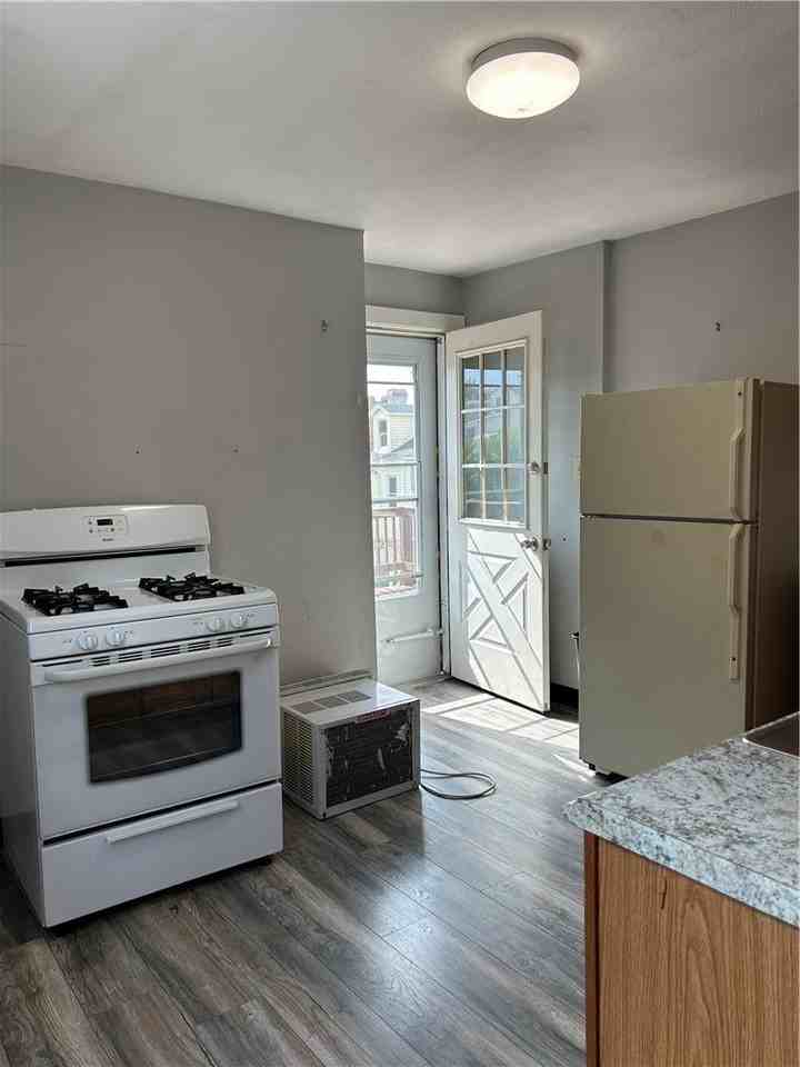 513 Edmond St #2 - Photo 6 of 13