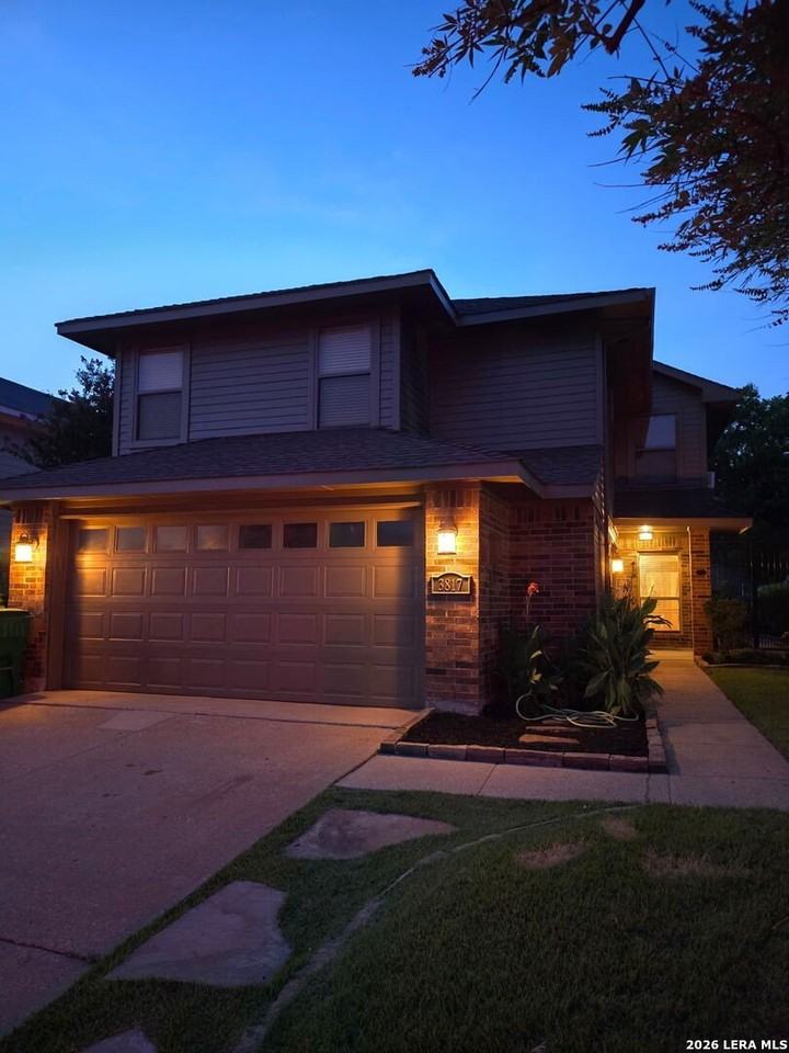 3817 Clover Hill Ln