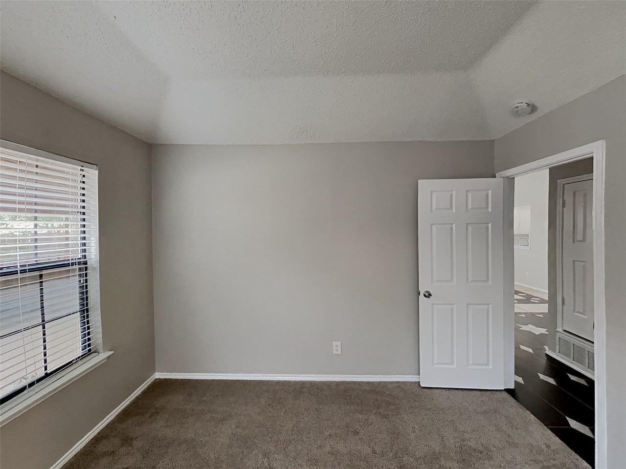 2544 Forest Creek Dr - Photo 7 of 15