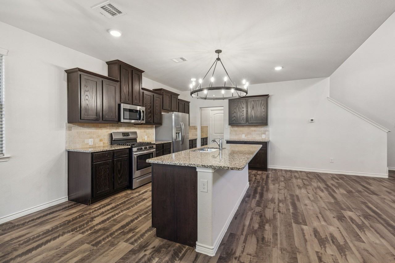 2160 Barx Dr - Photo 2 of 18
