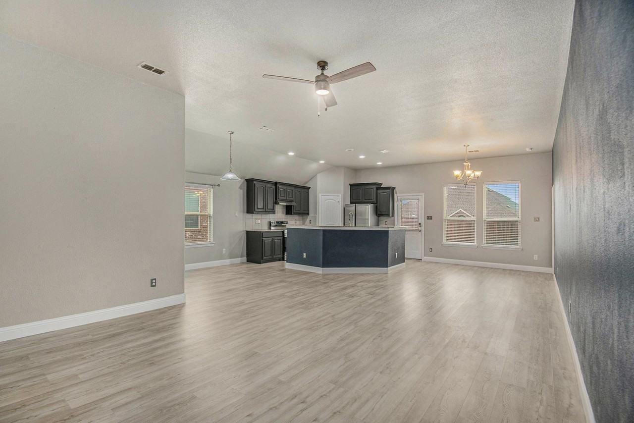 5749 Diamond Valley Dr - Photo 4 of 24