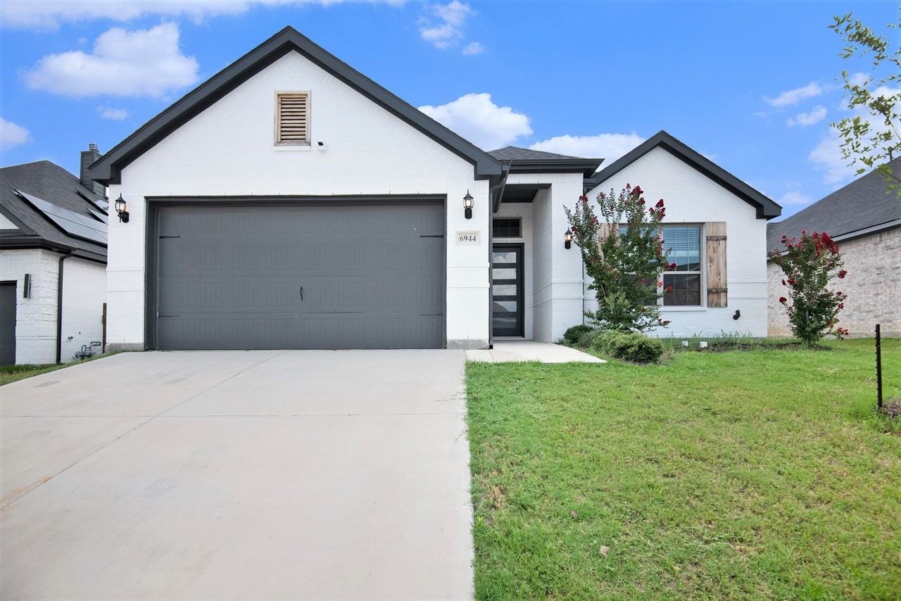 6944 Talon Bluff Dr