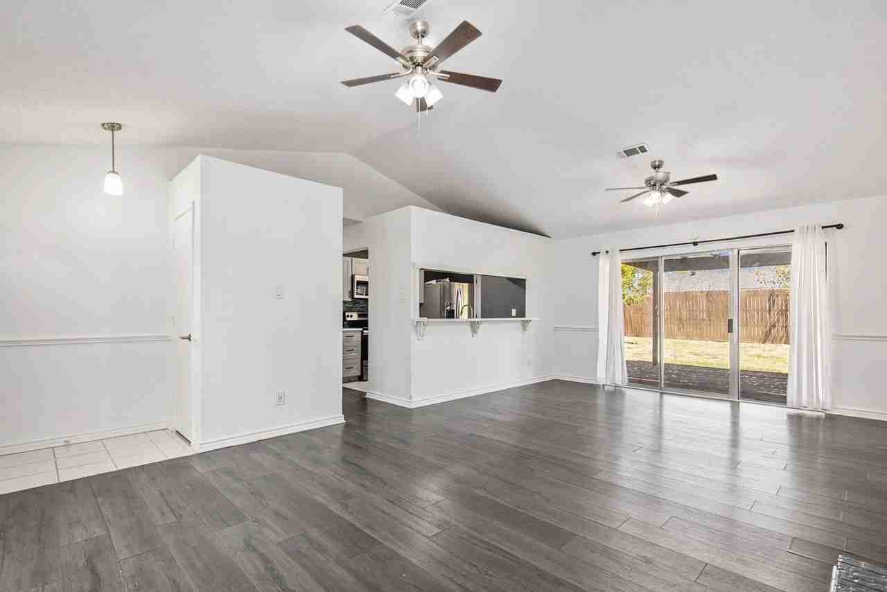 7320 Strawberry Way - Photo 6 of 24