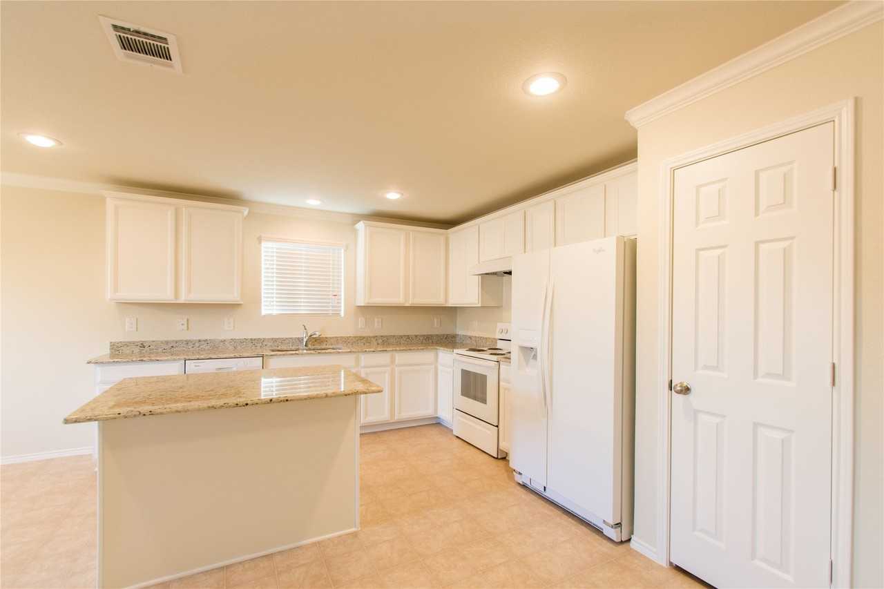 10032 Pyrite Dr - Photo 5 of 23