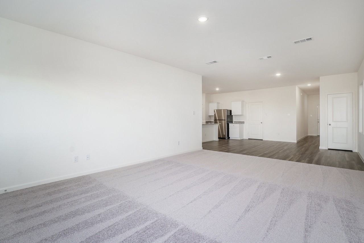 402 Valley View Dr #402 - Photo 4 of 25