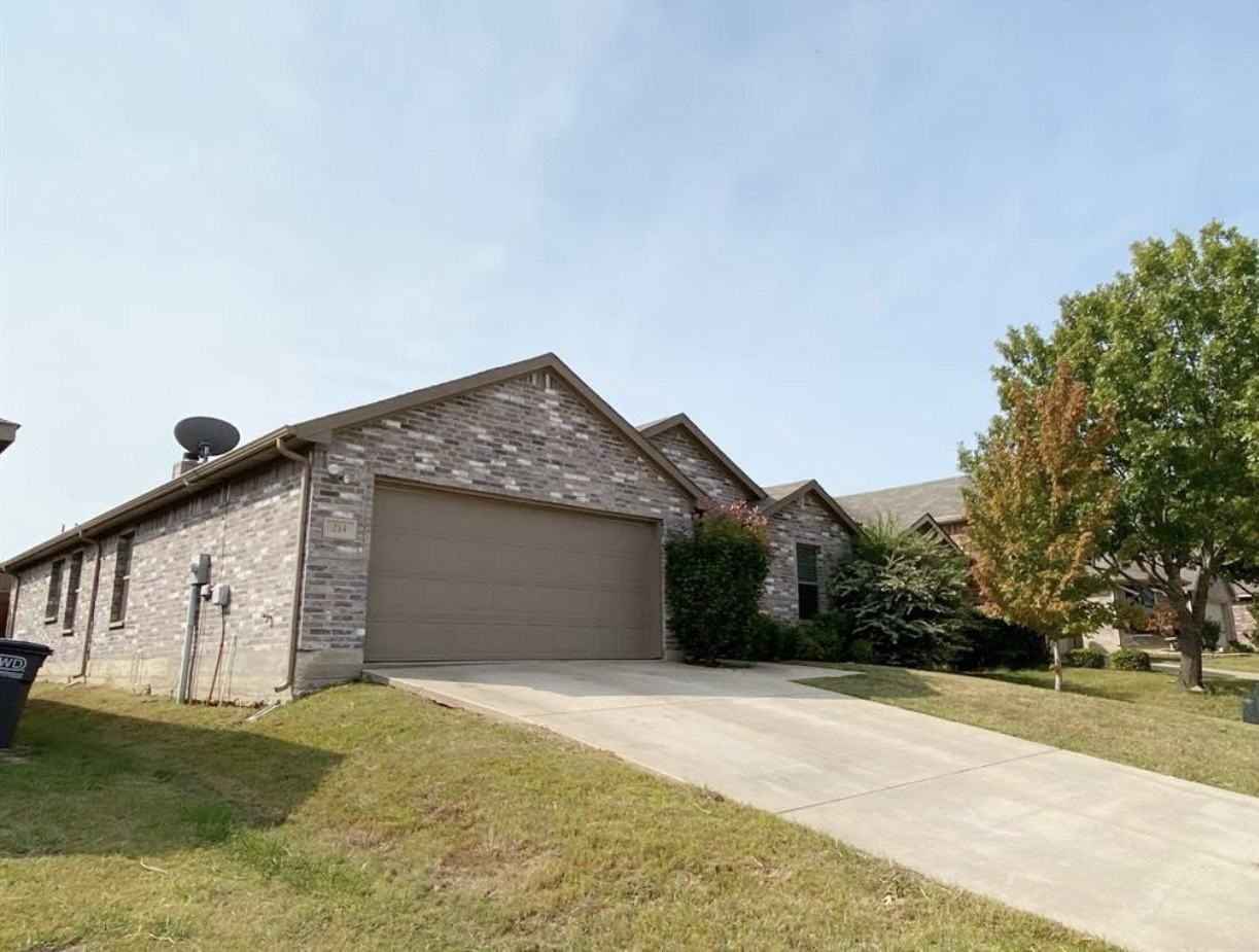 214 Timber Dr - Photo 3 of 36