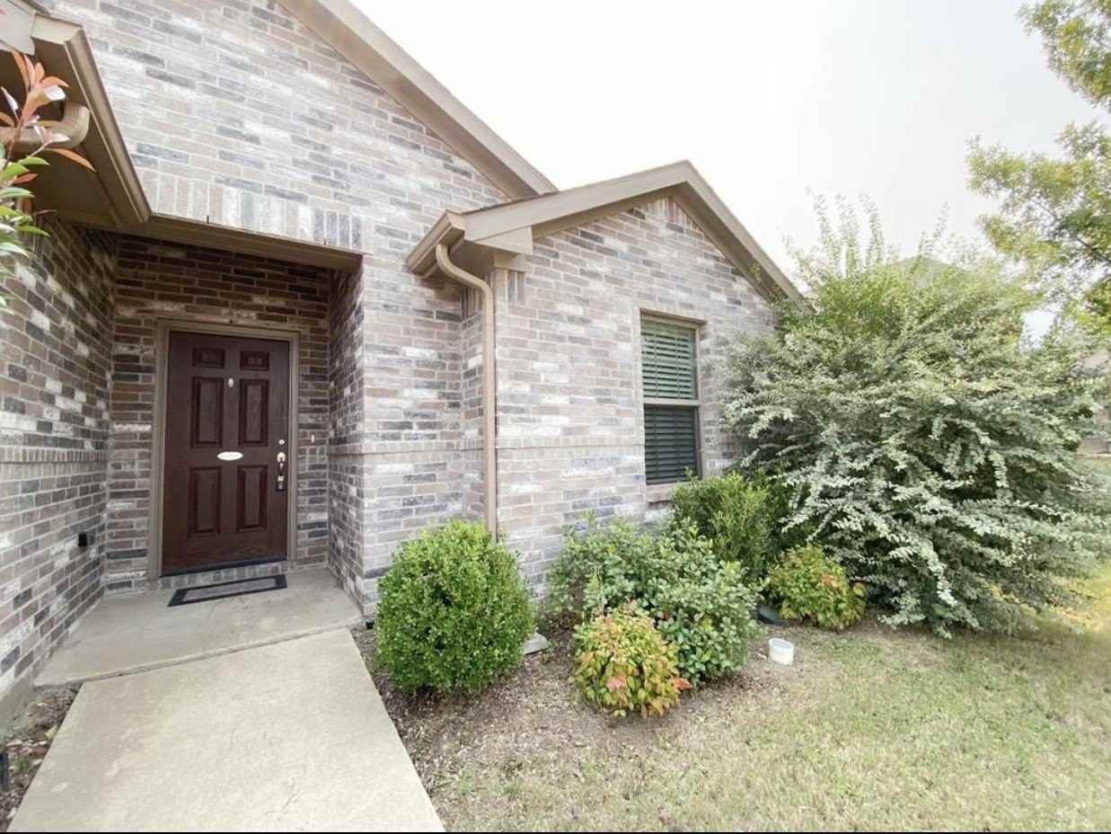 214 Timber Dr - Photo 5 of 36