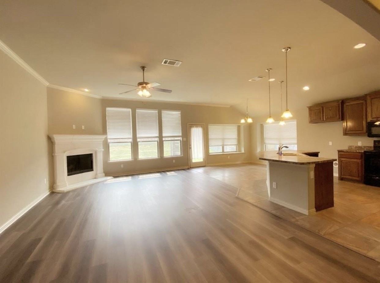 214 Timber Dr - Photo 7 of 36