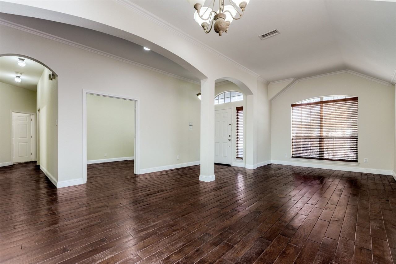 3505 Hickory Bend Trl - Photo 3 of 25