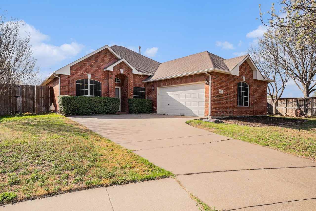 8477 Island Cir - Photo 2 of 25