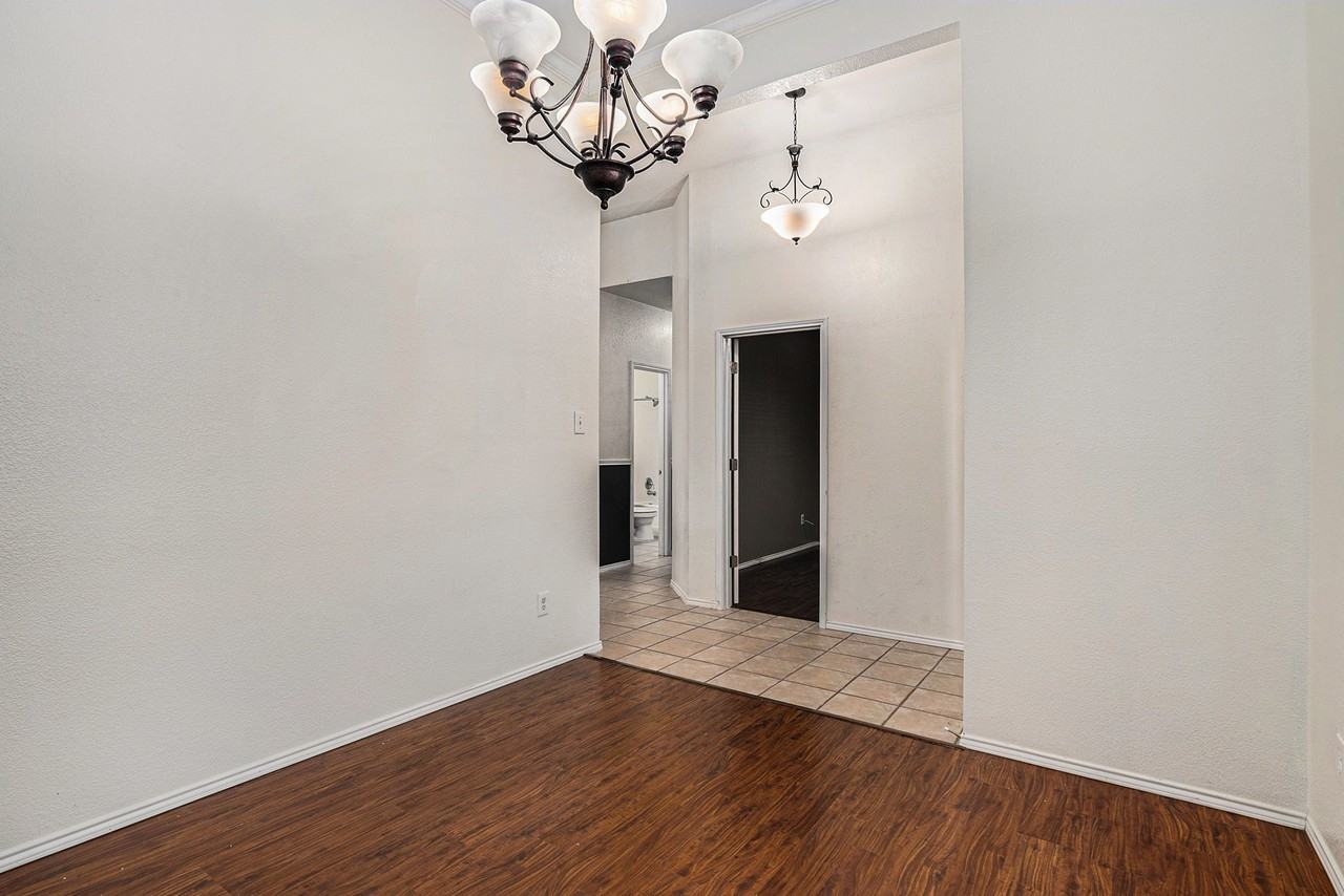 8477 Island Cir - Photo 7 of 25