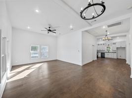 featured image of 3222 Travis St