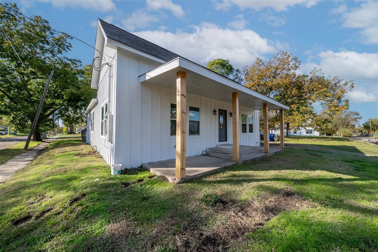 3222 Travis St - Photo 4 of 40