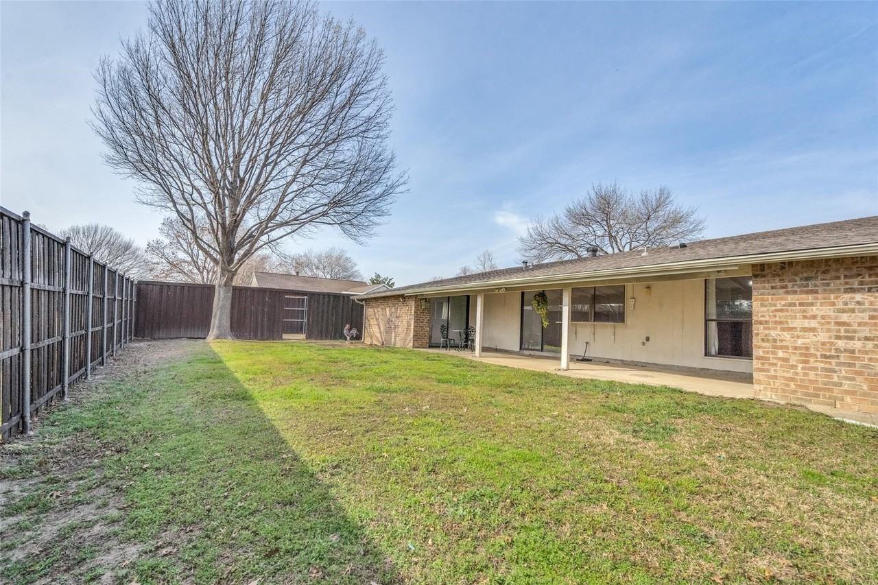 1213 Bass Dr - Photo 5 of 24