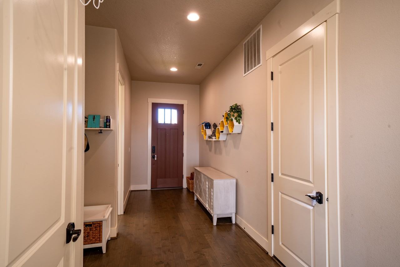 28658 Nw Shaddon St #1 - Photo 5 of 44