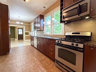 3214 Southeast 9th Avenue - Photo 5 of 8