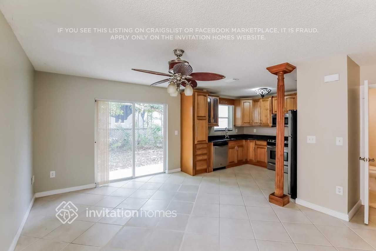 11784 Nw 1st St - Photo 6 of 18