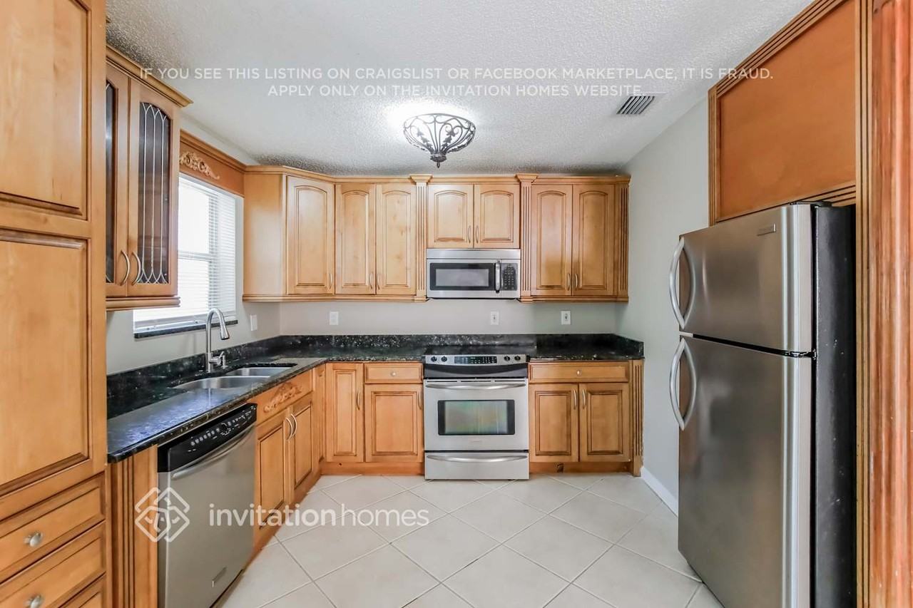 11784 Nw 1st St - Photo 7 of 18