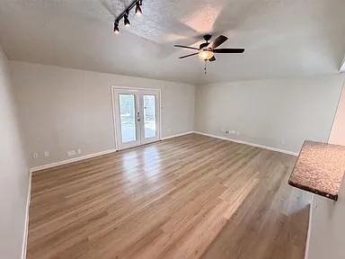318 Flora Vista Drive - Photo 2 of 8
