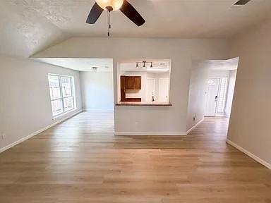 318 Flora Vista Drive - Photo 5 of 8
