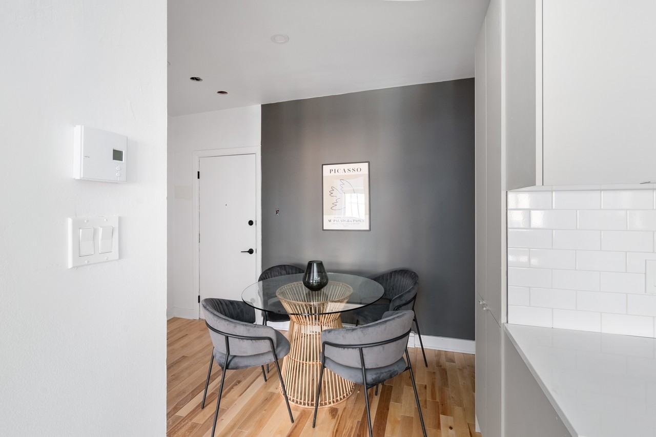 4930 Avenue Saint-Kevin - Photo 7 of 21