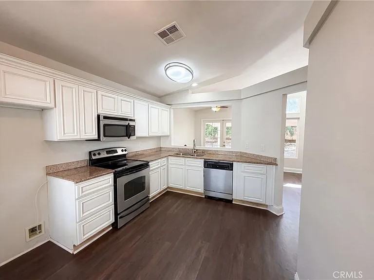 44758 Potestas Drive - Photo 3 of 11