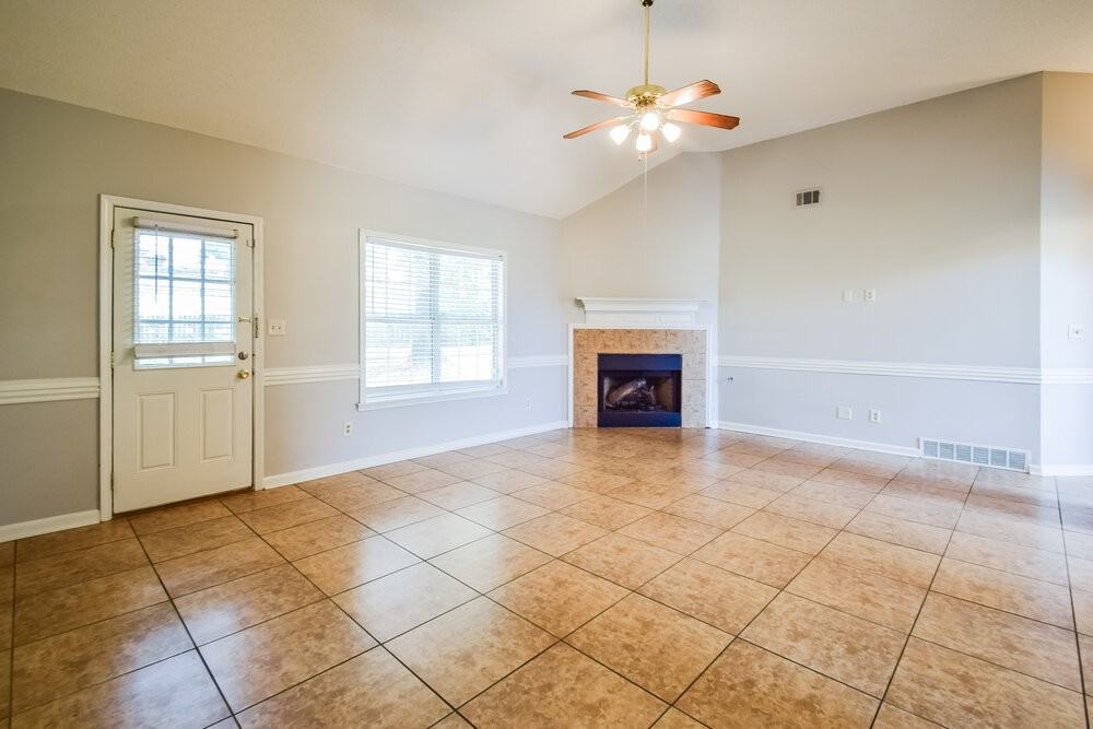 2086 Heather Rdg - Photo 6 of 17
