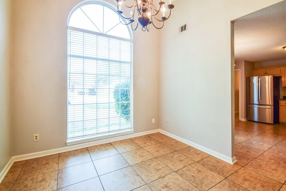 2086 Heather Rdg - Photo 7 of 17