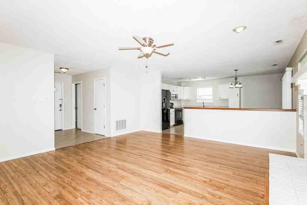 7394 Tassel Ct - Photo 4 of 16