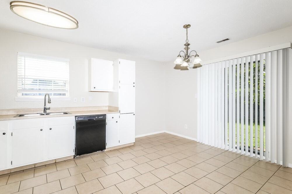 7394 Tassel Ct - Photo 6 of 16