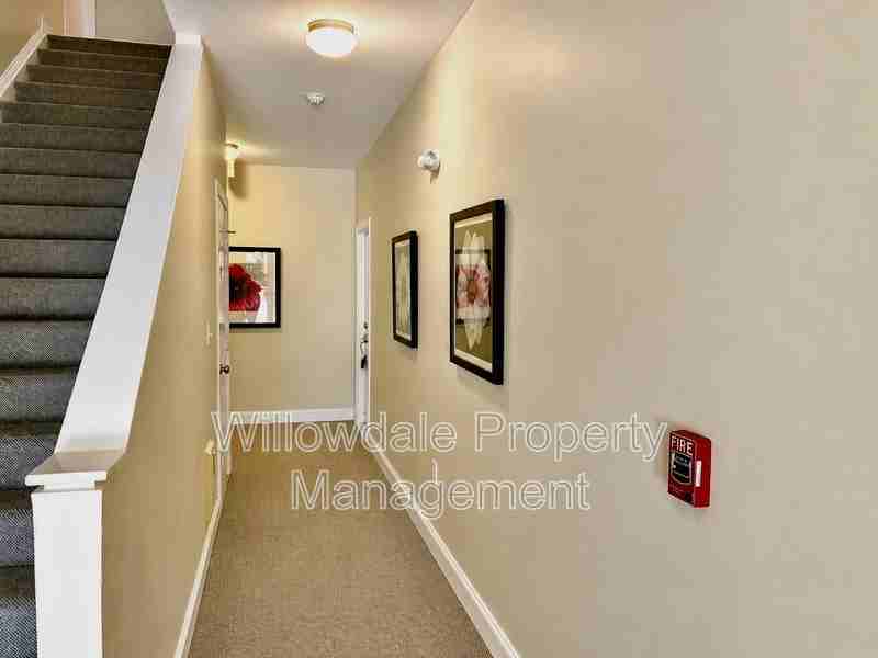 204 Savannah Ridge Rd - Photo 3 of 17