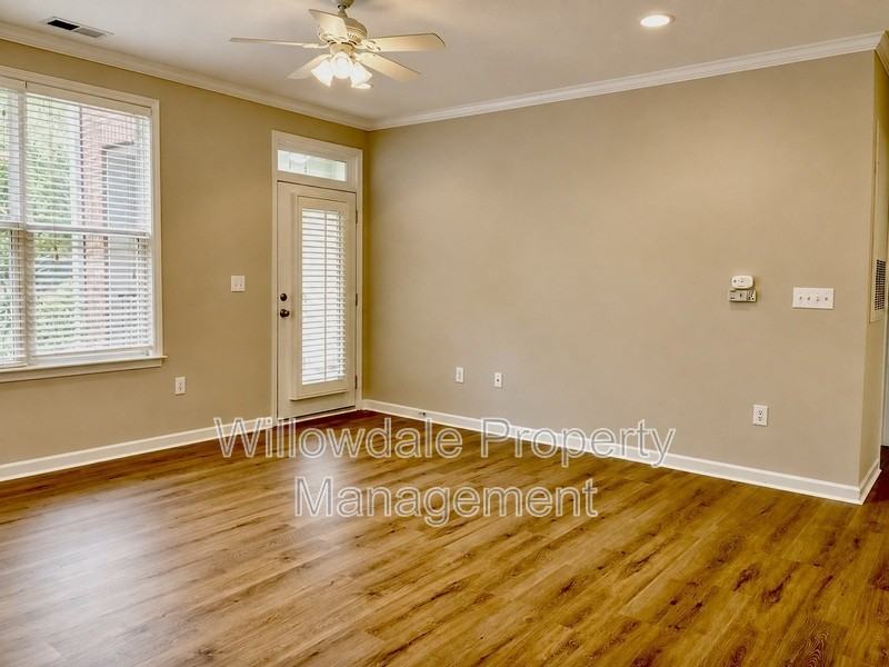204 Savannah Ridge Rd - Photo 4 of 17