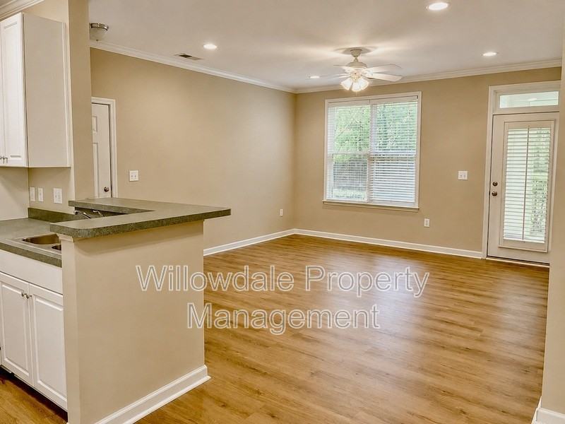 204 Savannah Ridge Rd - Photo 6 of 17